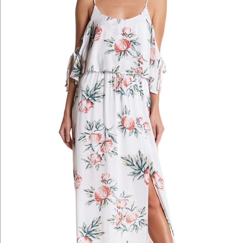 {Vici} Boutique Cold shoulder floral maxi